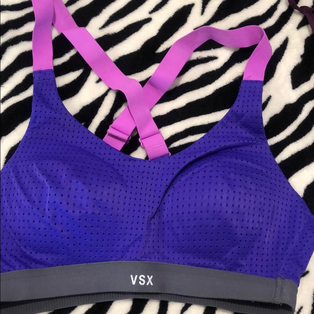 sports bra